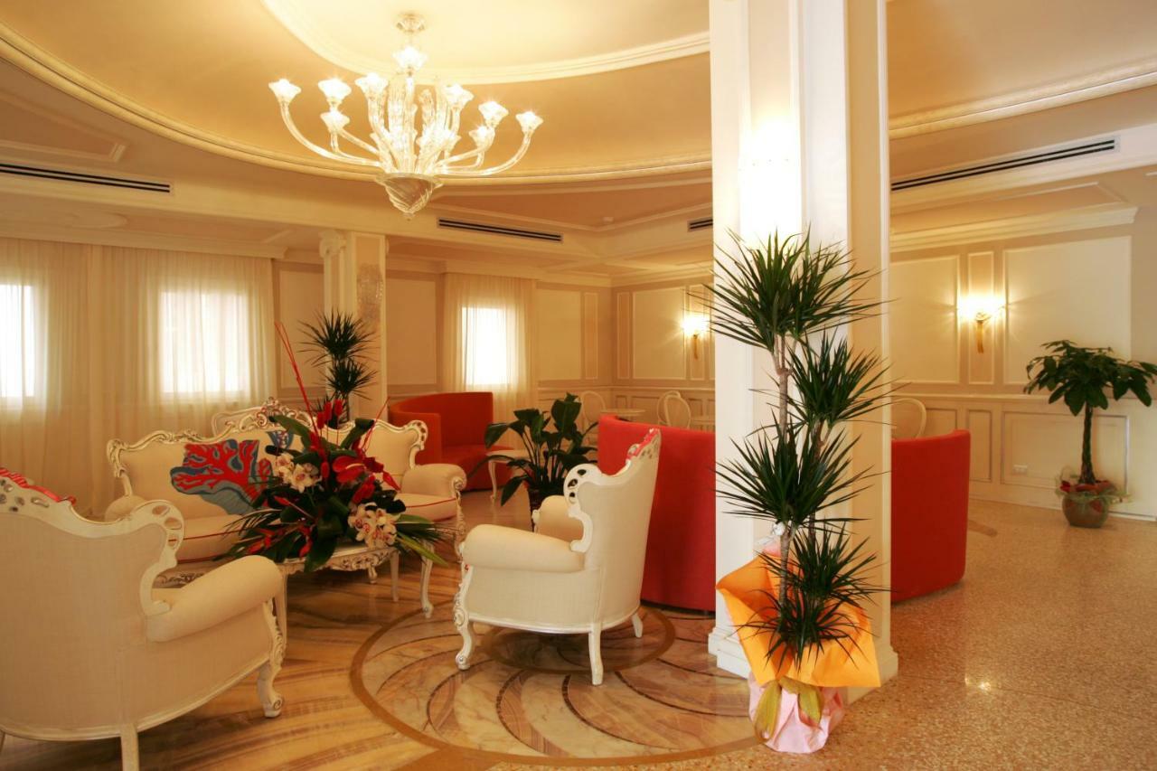 Palace Hotel Vieste Luaran gambar
