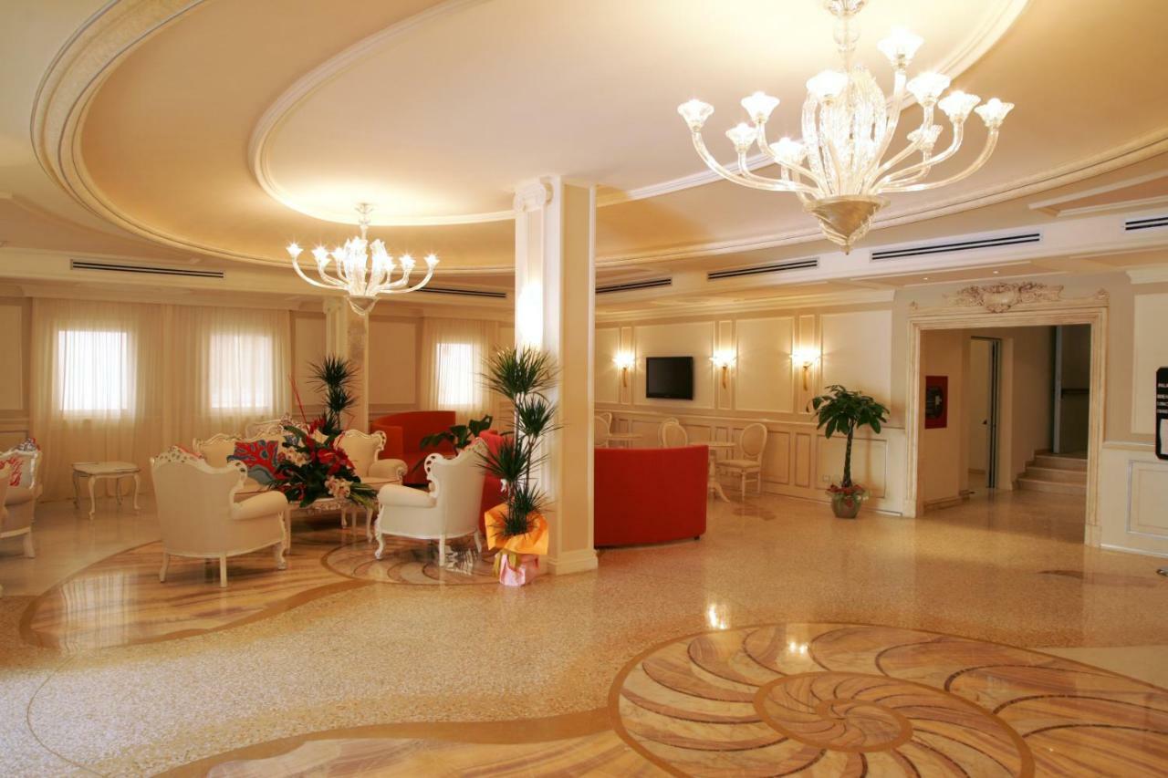 Palace Hotel Vieste Luaran gambar