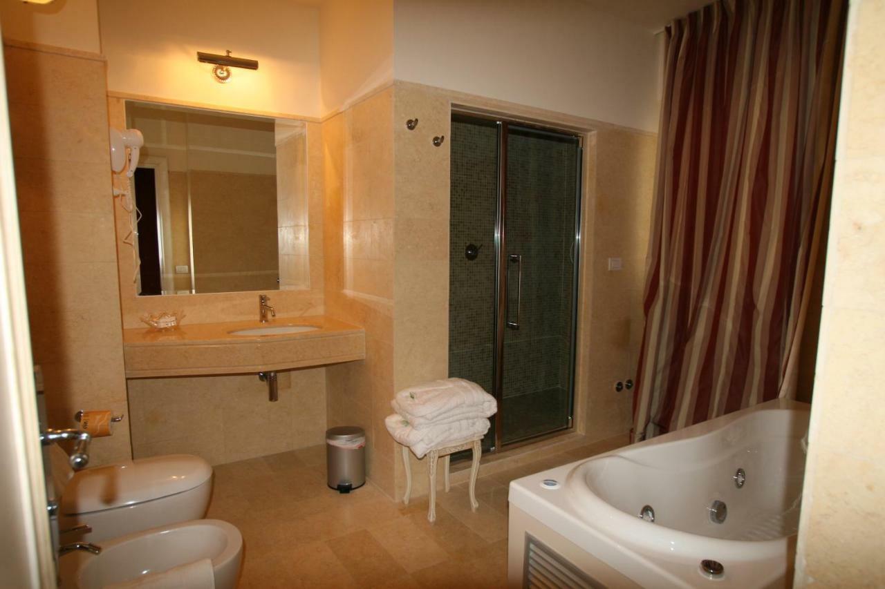 Palace Hotel Vieste Luaran gambar