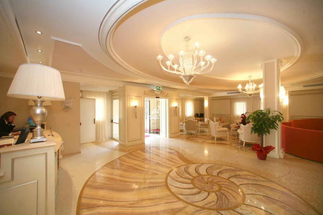Palace Hotel Vieste Luaran gambar